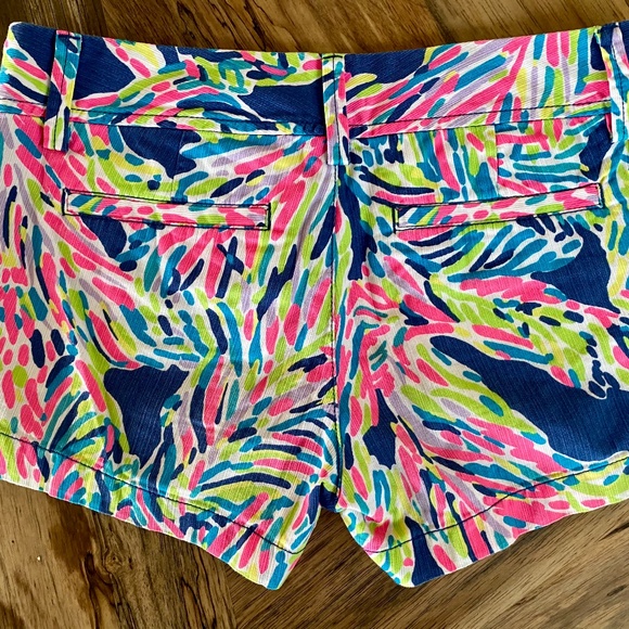 Lilly Pulitzer, The Walsh Shorts, size 00 - Picture 2 of 4